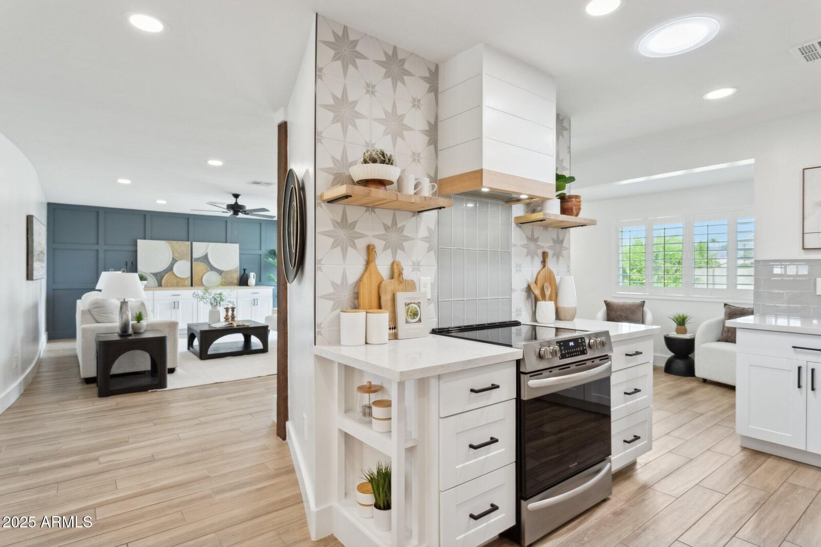 Property Photo:  1028 E Manzanita Drive  AZ 85020