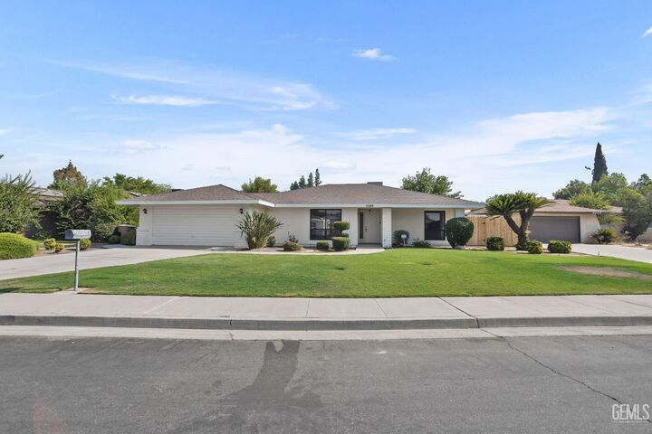 Property Photo:  5009 Stormy Court  CA 93309 