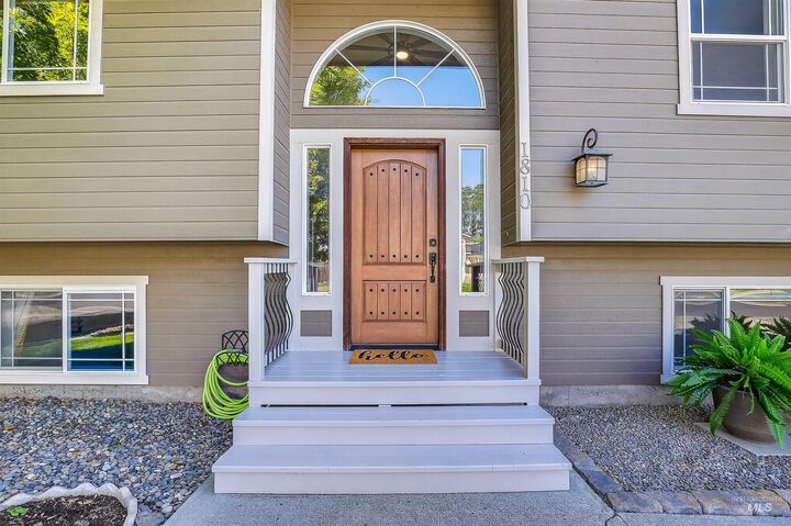 Property Photo:  1810 Birch Drive  ID 83501 