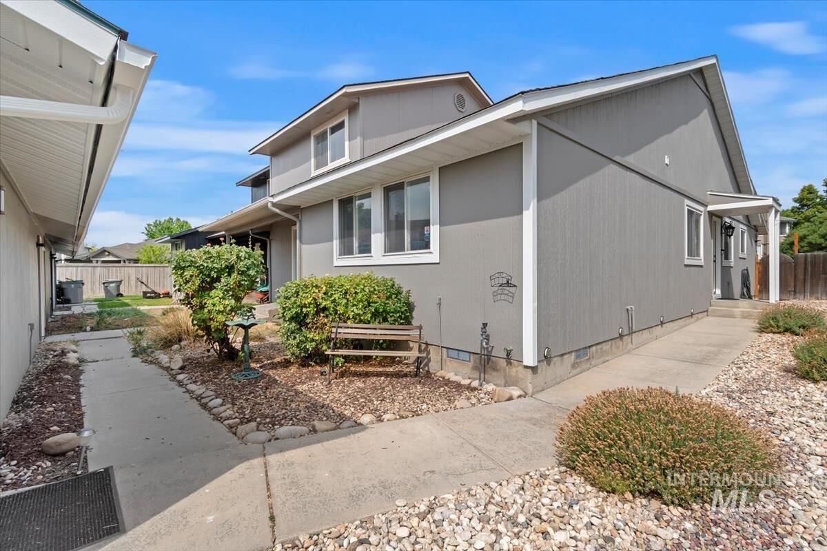 Property Photo:  8584 W Rifleman St  ID 83704 