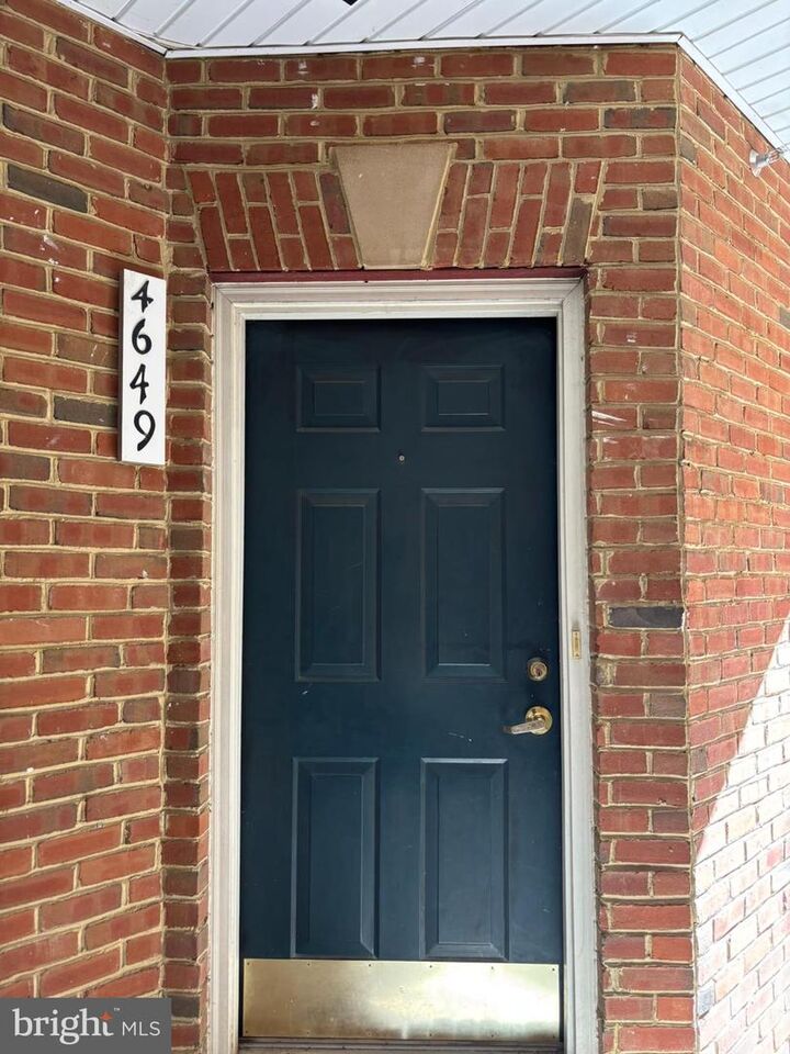 Property Photo: 4649 Red Admiral Way 156 VA 22033