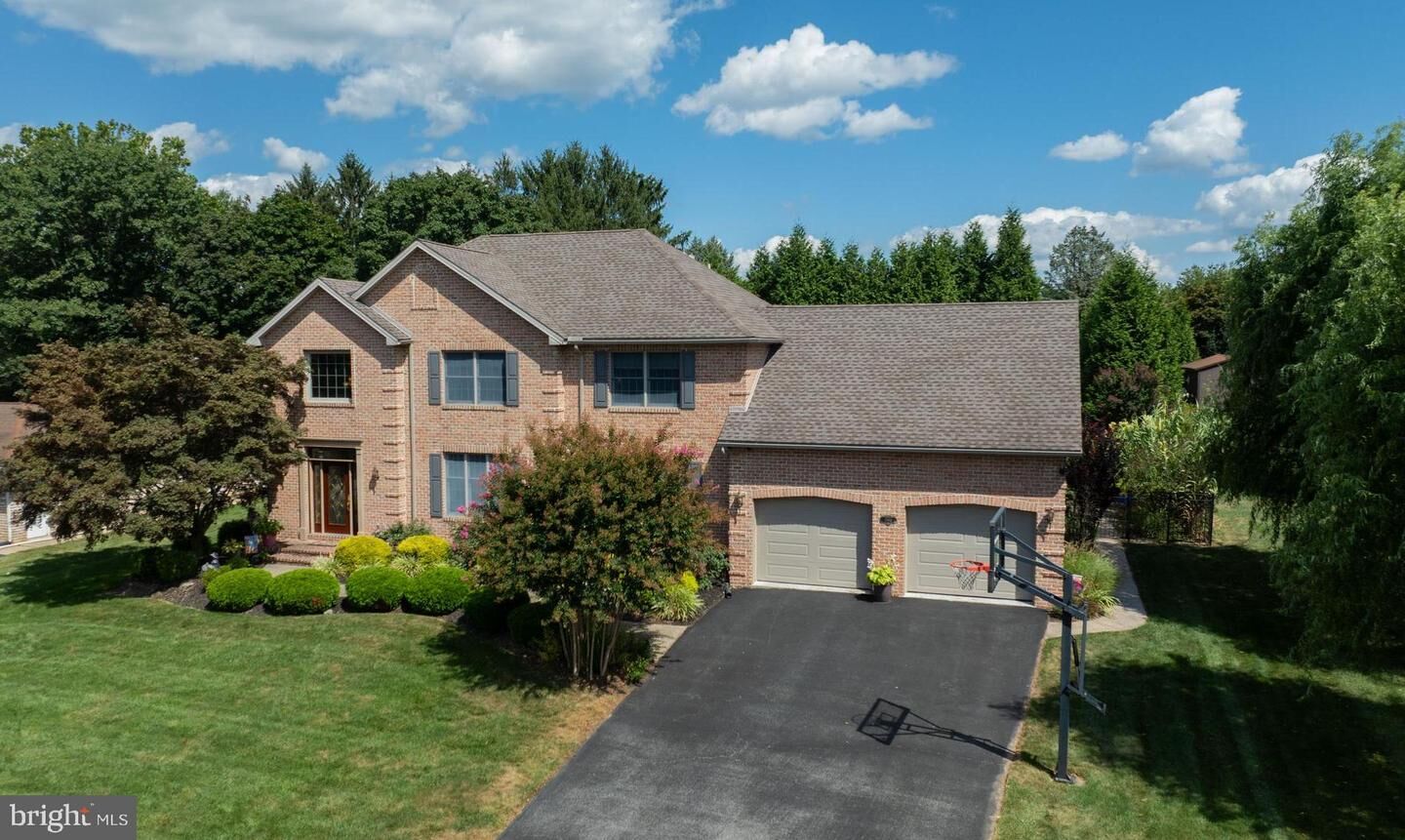Property Photo:  2611 Oberlin Drive  PA 17404