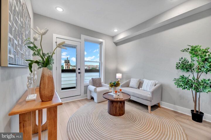 Property Photo: 2333 Fairlawn Avenue SE 1 DC 20020