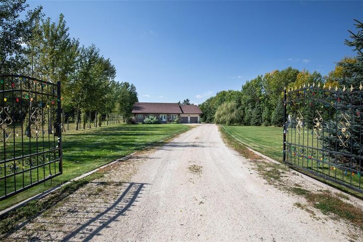 Property Photo: 21062 Road 33 Road MB R0A 1X0