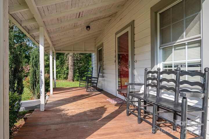 Property Photo: 579 Hollis Road NC 28040