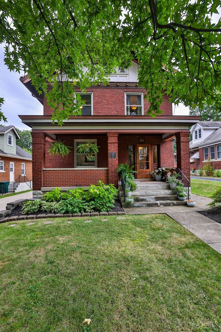 Property Photo: 2937 Eggers Place OH 45211