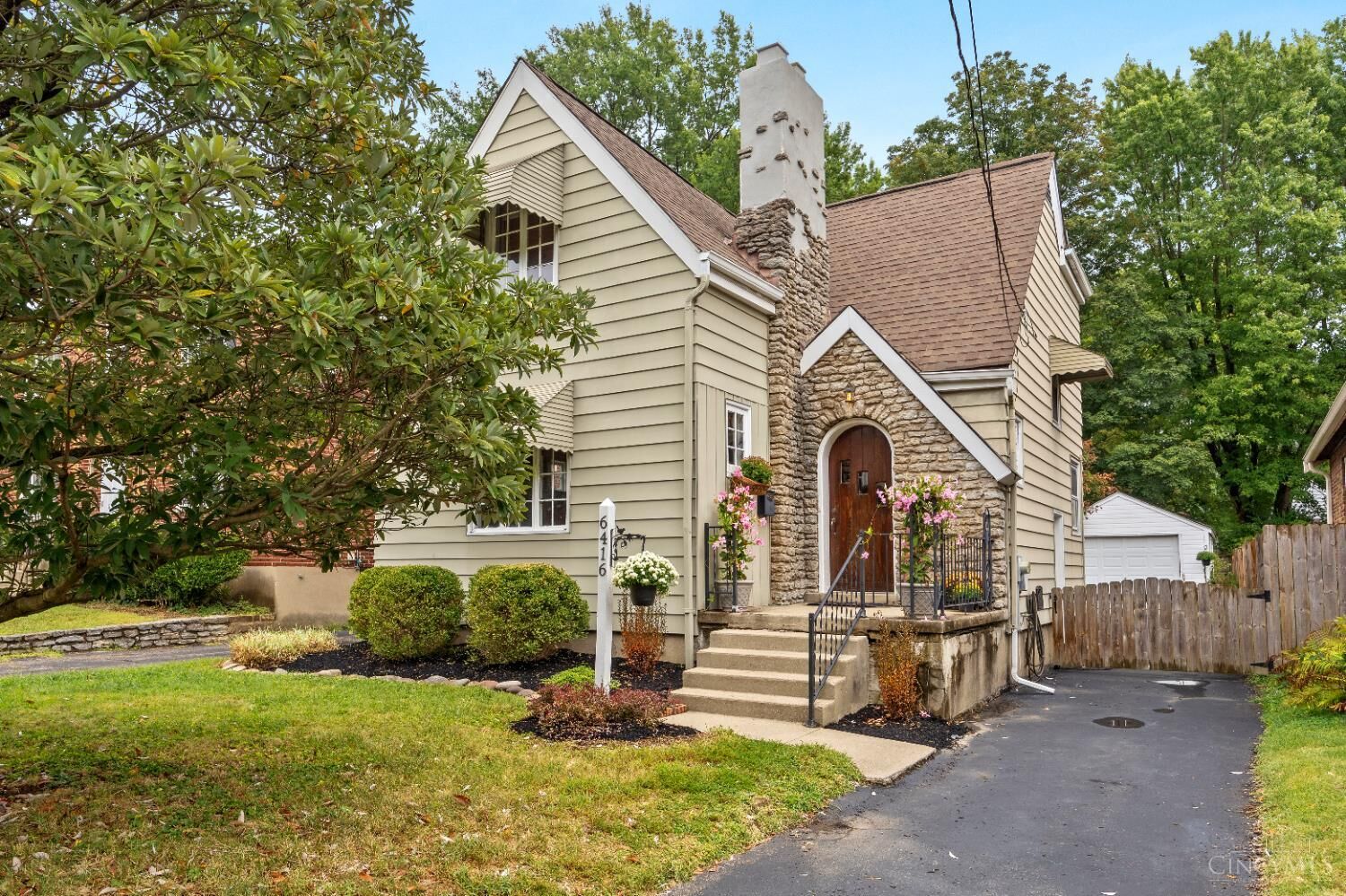 Property Photo: 6416 Fairhurst Avenue OH 45213