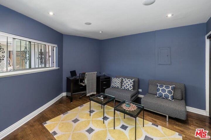 Property Photo: 2260 N Cahuenga Blvd CA 90068
