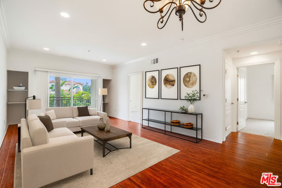 Property Photo:  3328 Oakhurst Ave  CA 90034 