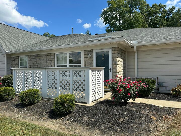 Property Photo:  185 Groveport Pike  OH 43110 