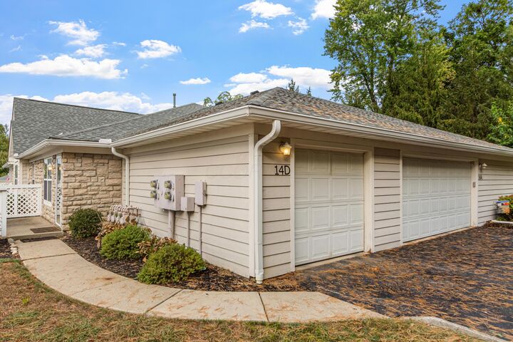 Property Photo: 185 Groveport Pike OH 43110