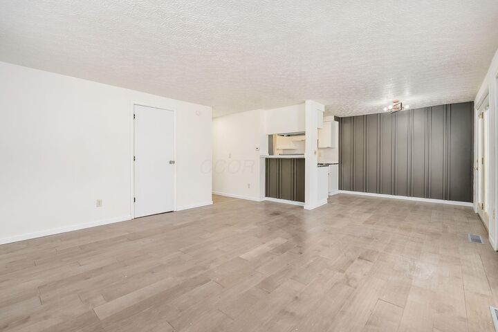 Property Photo: 2503 Burgandy Lane OH 43232