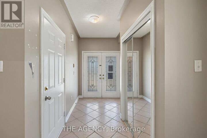Photo de la propriété:  7173 Village Walk  ON L5W 1X2 
