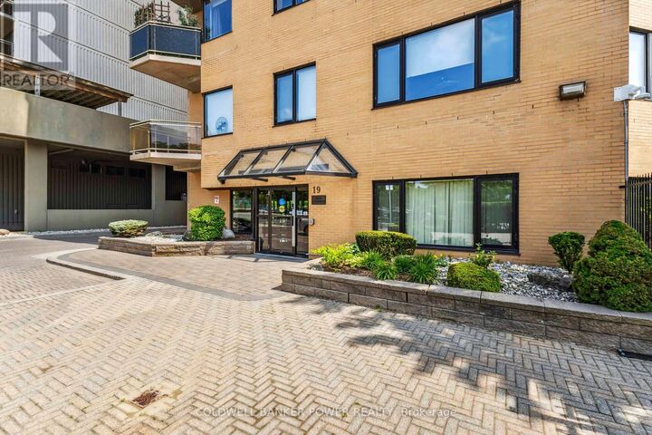 Property Photo:  19 King Street 602  ON N6A 5N8 