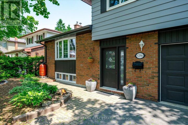 Property Photo: 1296 Cartier Boulevard ON K9H 6S1