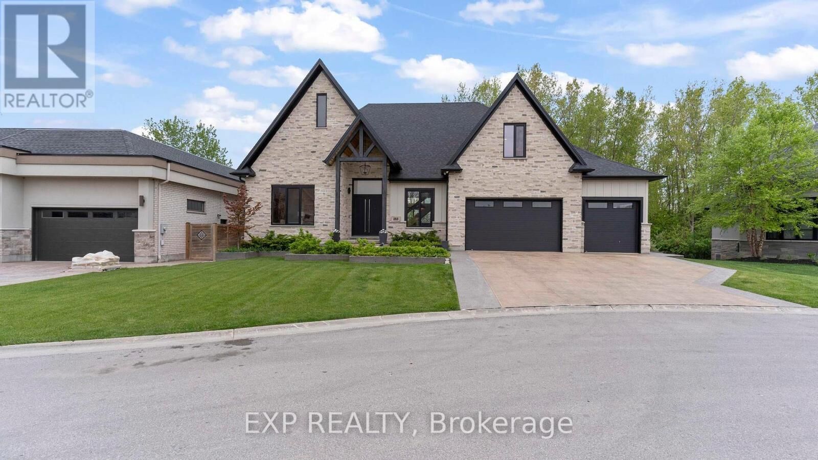 Property Photo: 9861 Glendon Drive 253 ON N0L 1R0