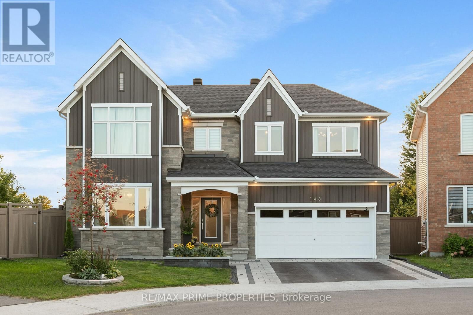 Property Photo: 148 Aubrais Crescent ON K1W 0N1