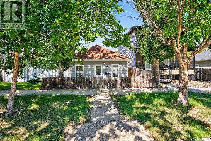 62 Iroquois Street E  Moose Jaw SK S6H 4S8 photo