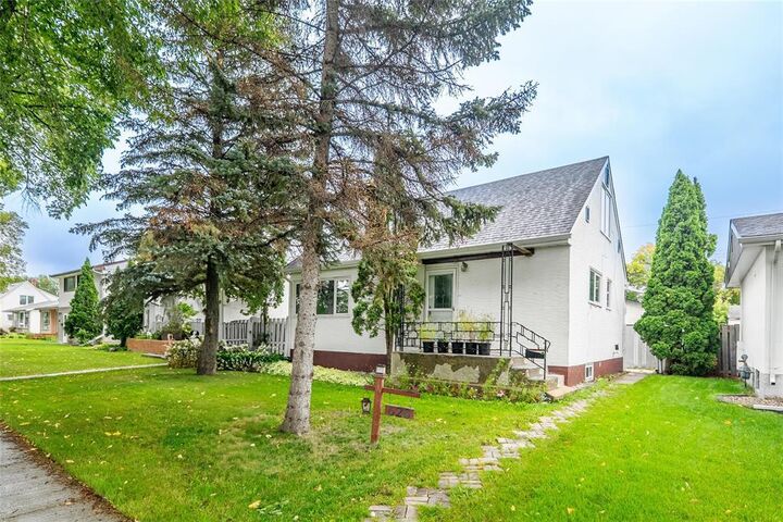 Photo de la propriété: 626 Melrose Avenue West MB R2C 1P5