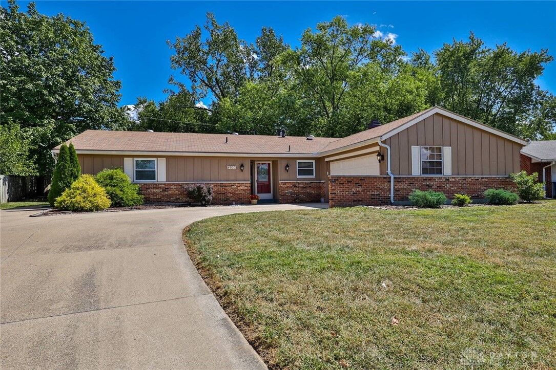 Property Photo:  4955 Pennswood Drive  OH 45424 