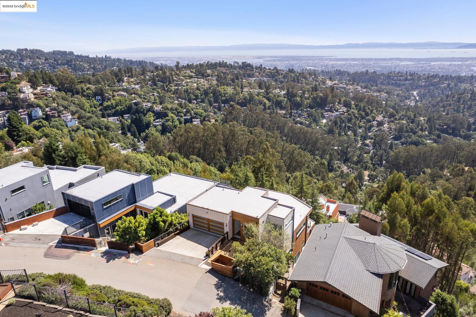 Property Photo:  25 Diablo Dr  CA 94611 