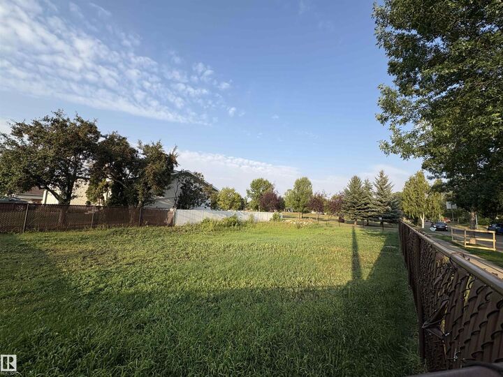 4644 115 Avenue NW  Edmonton AB T5W 0W2 photo