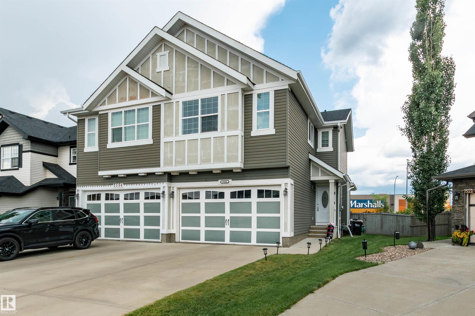 Property Photo:  7526 Ellesmere Way  AB T8H 0P6 
