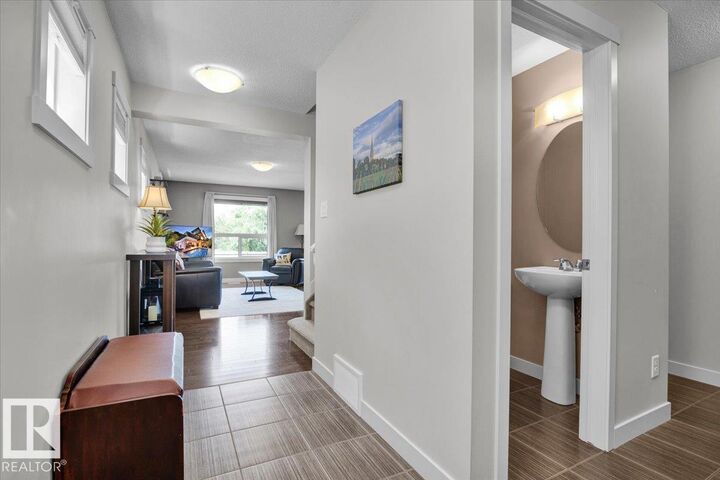 Property Photo: 5264 1A Avenue SW AB T6X 0X1