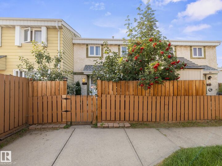 Property Photo: 20E Callingwood Court NW AB T5T 0H5