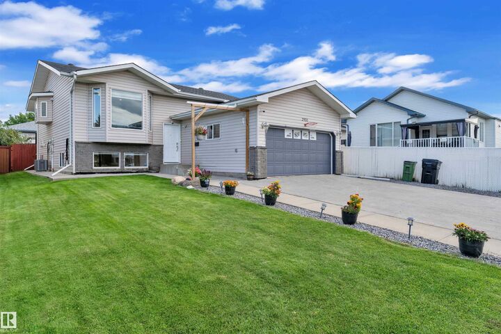 Property Photo: 2931 151A Avenue NW AB T5Y 2Y5