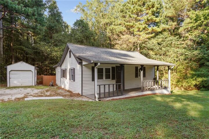 Property Photo: 562 Patillo Road GA 30281