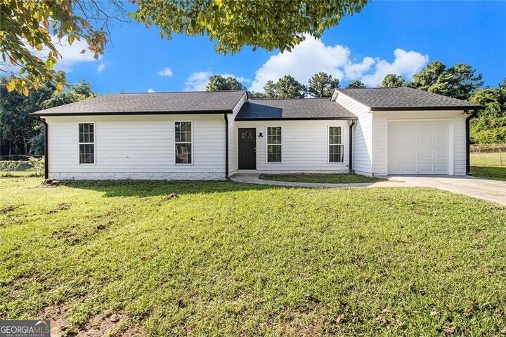 Property Photo: 316 River Chase Drive GA 30238