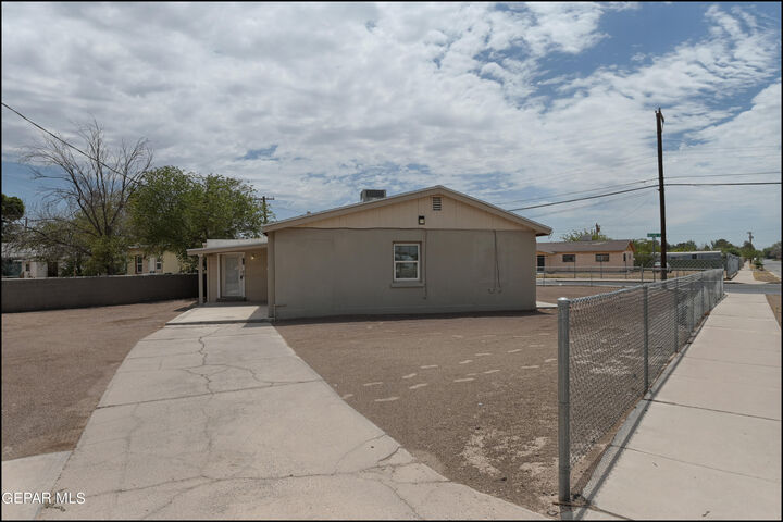 Property Photo: 103 Helms Road B TX 79907