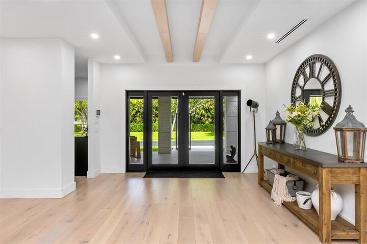 Property Photo: 7077 NW 87th Ave FL 33067