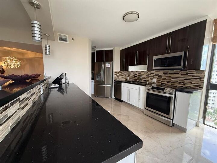 Property Photo: 20185 E Country Club Dr 1202 FL 33180