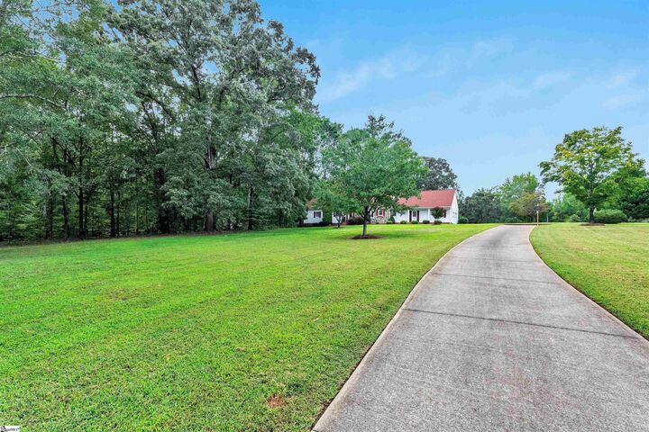 Property Photo: 819 J C Cooper Road SC 29644