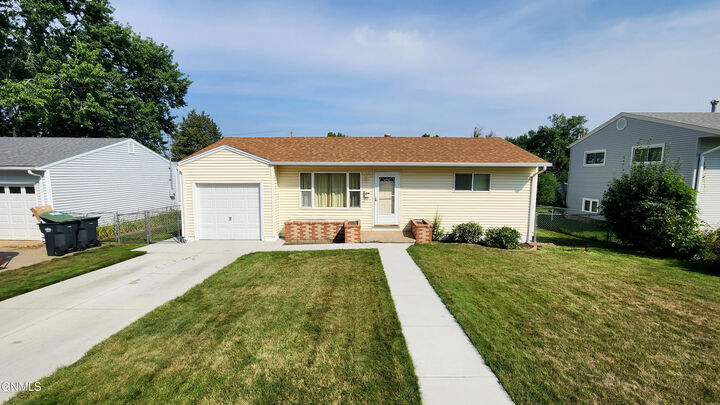Property Photo:  108 12th Street NW  ND 58554 