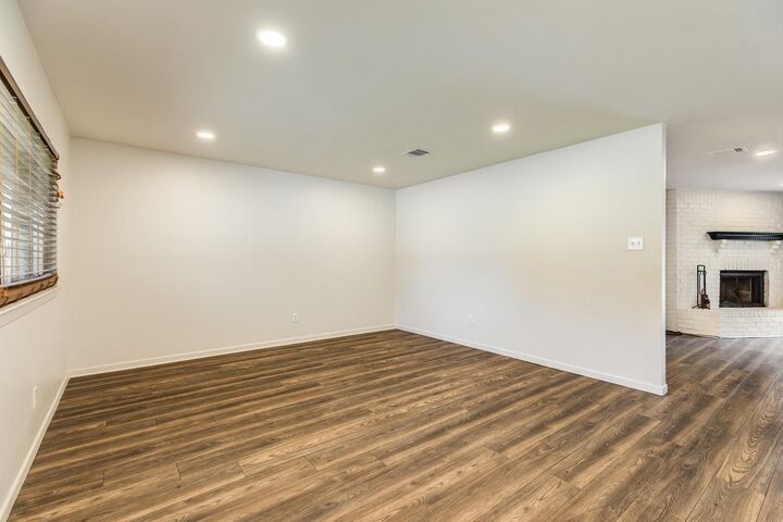 Property Photo:  510 Denise Street  TX 77486 