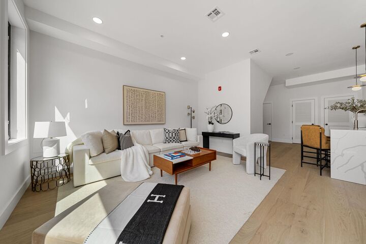 Property Photo: 17 Leonard St 3 NJ 07307