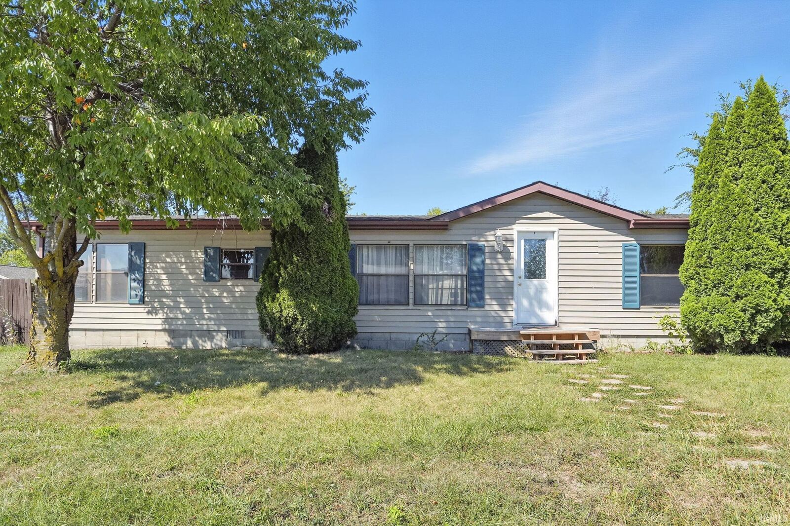 Property Photo:  428 Merchant Street  IN 46714-2241 