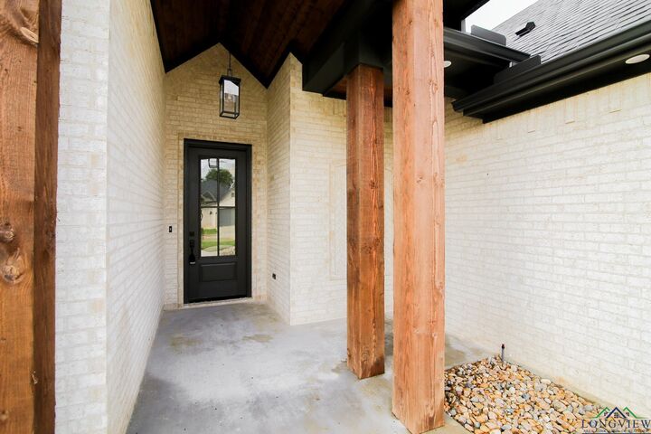 Property Photo:  208 Lafoy Ln Central Trace  TX 75650 