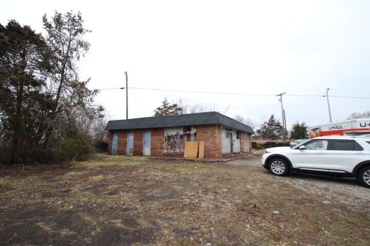 Property Photo: 1940 Willisburg Road KY 40342