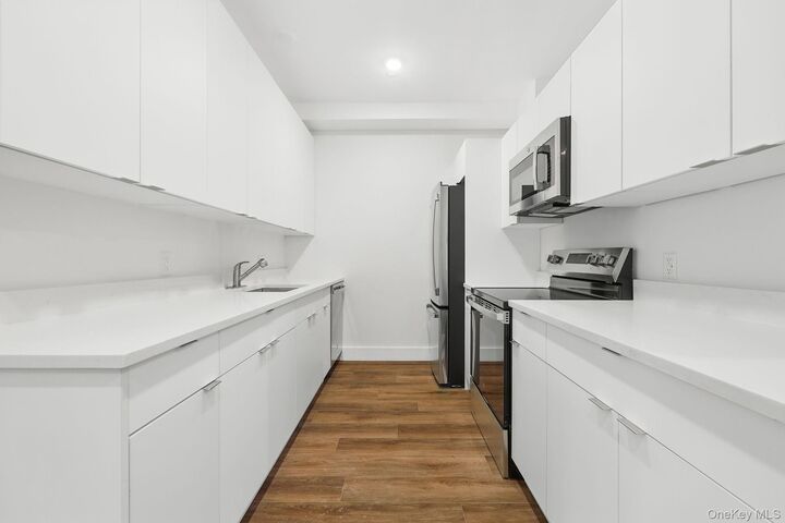 Property Photo:  199 E Post Road 306  NY 10601 