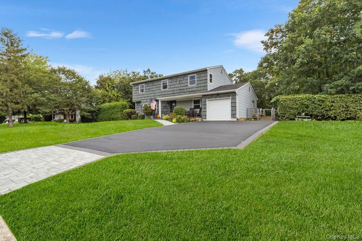 Property Photo:  6 Barry Lane  NY 11766 