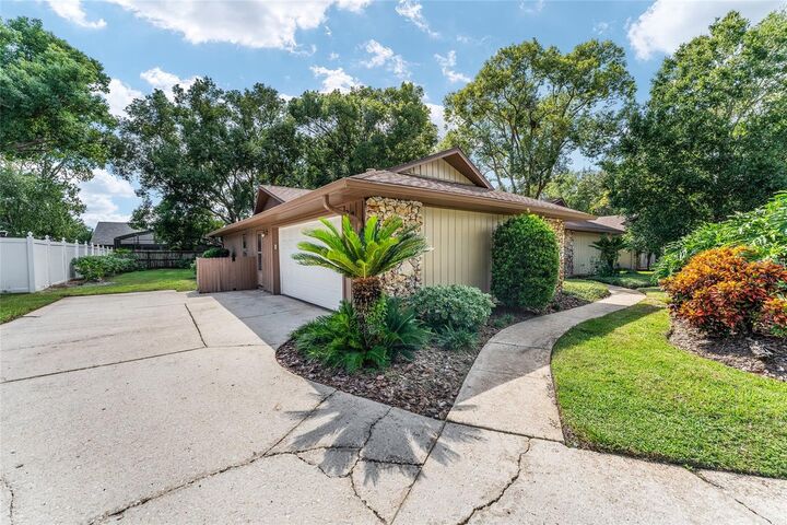 Property Photo:  290 Queensberry Court  FL 32779 