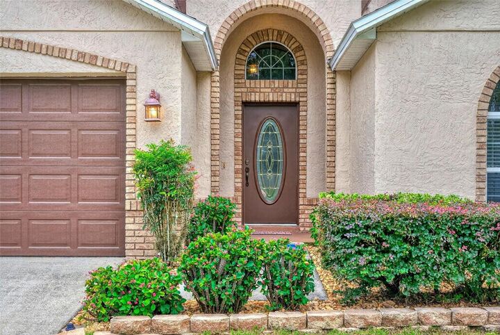 Property Photo: 25406 Divot Drive FL 32776