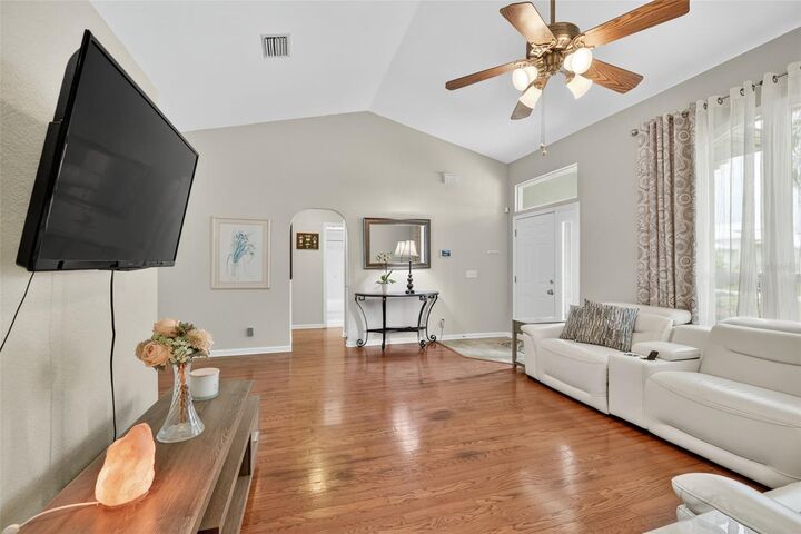 Property Photo: 503 Philodendron FL 33955