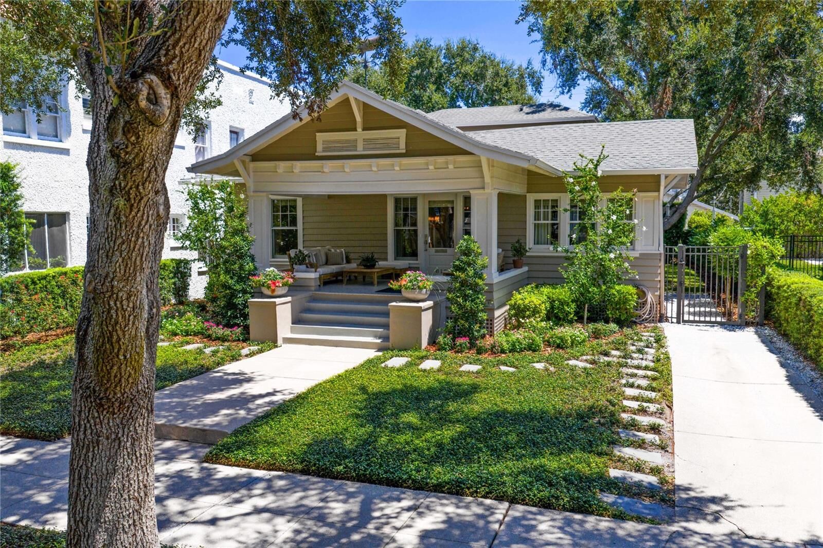 Property Photo: 812 S Oregon Avenue FL 33606