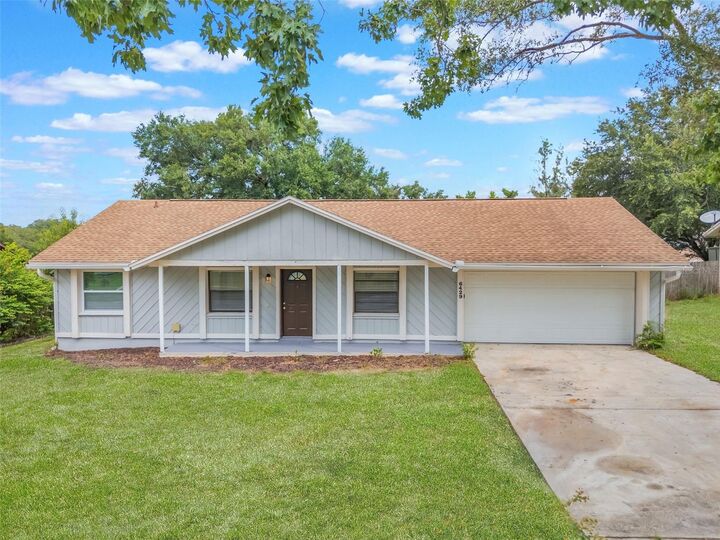 Property Photo: 6429 Jennifer Jean Drive FL 32818