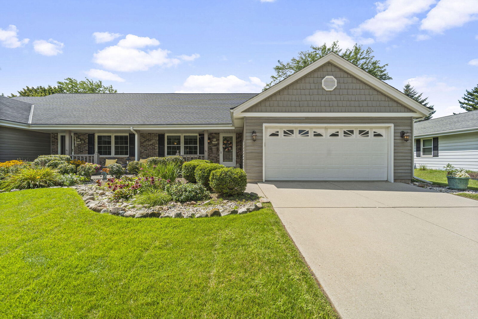 Property Photo:  W72n1047 Hampton Ave  WI 53012 